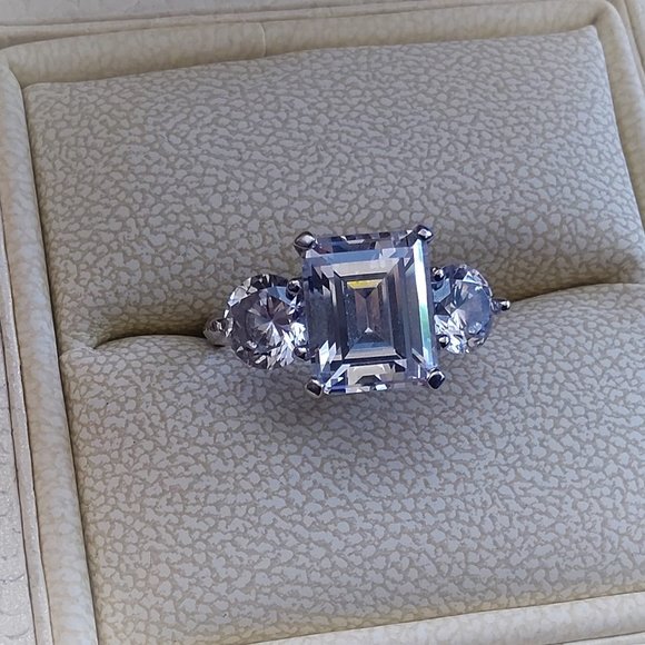 Ring - Picture 1 of 1